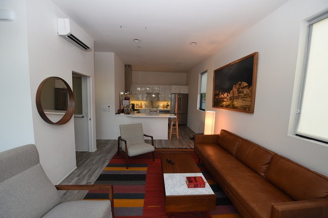 Building Photo - 1509 Cabrillo Ave