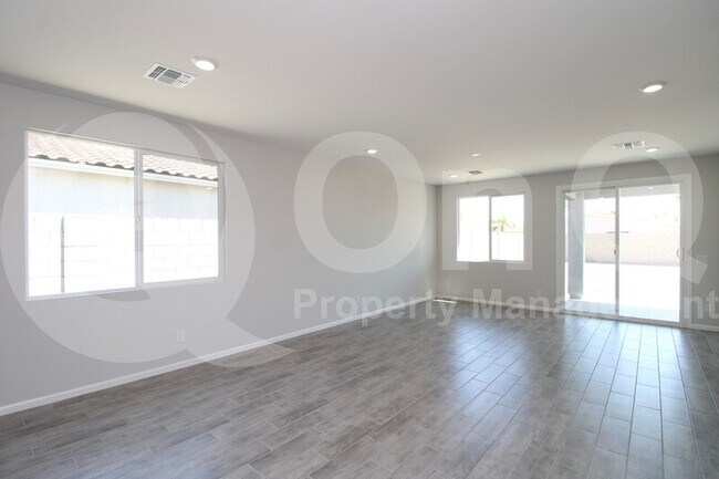 Building Photo - 1881 S 245th Dr