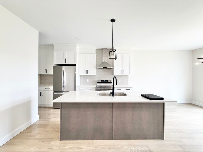 Photo du bâtiment - 4 BED - 3.5 BATH - LONDON - FULL HOUSE