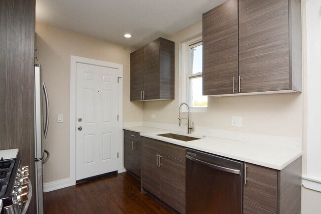 Foto del edificio - 1434 W Farragut Ave