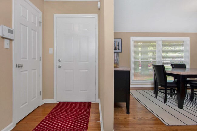 Building Photo - Gorgeous 3 Bed 2 Bath Home in Fayetteville