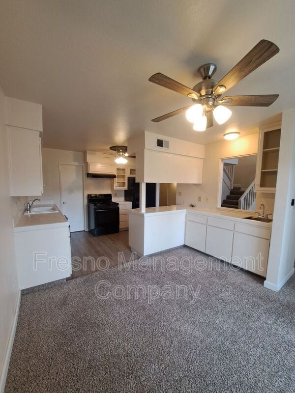 Foto del edificio - 4919 N Millbrook Ave
