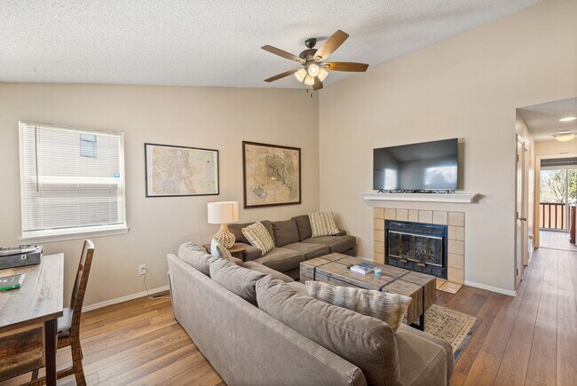 Foto del edificio - 2353 Lexington Village Ln