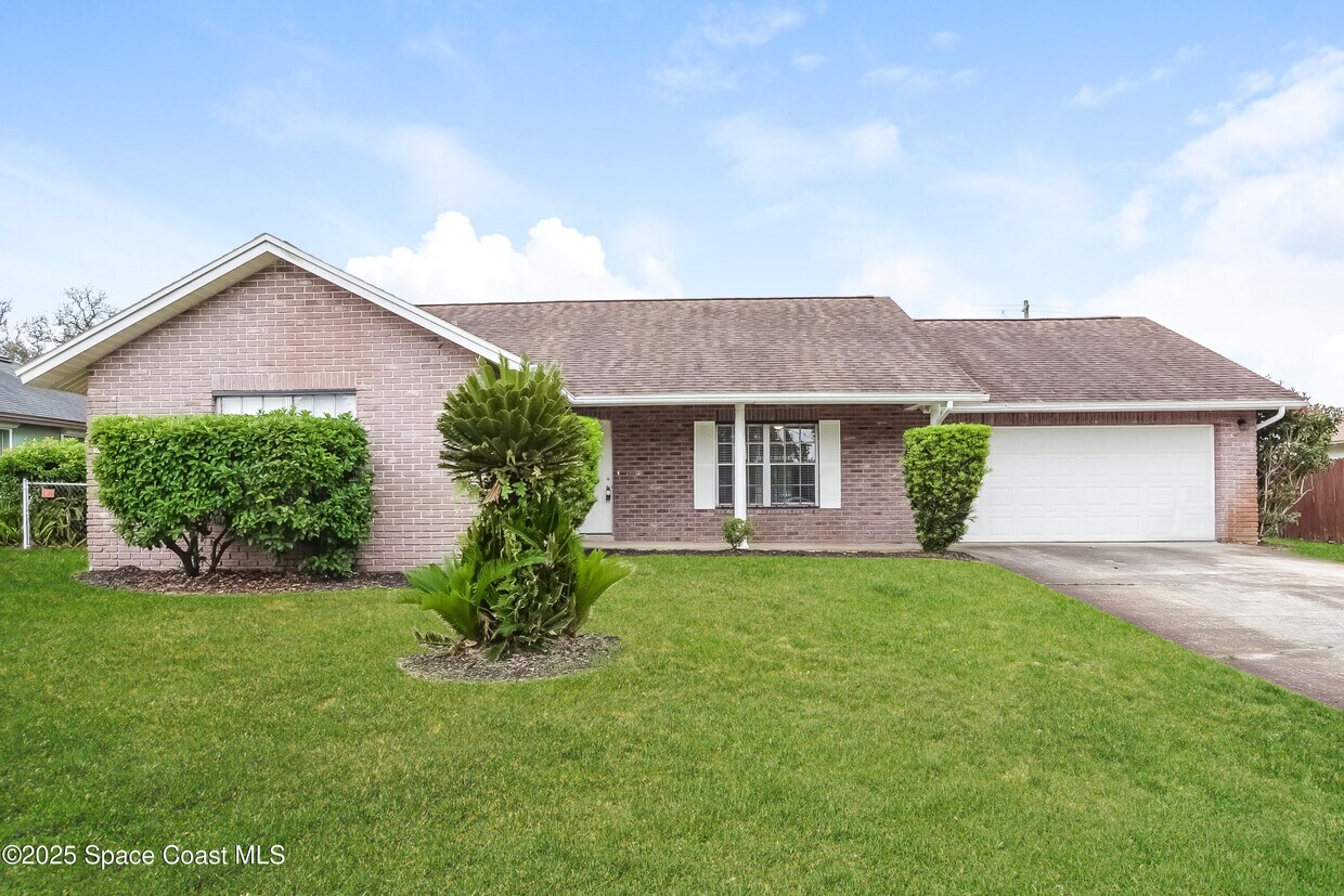 Foto principal - 1965 Meadow Ln