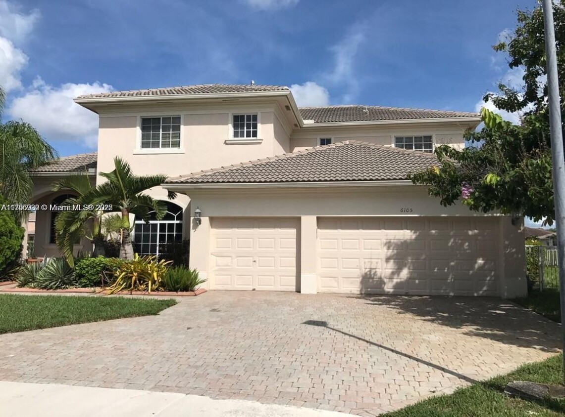 Foto principal - 6105 SW 192nd Ave