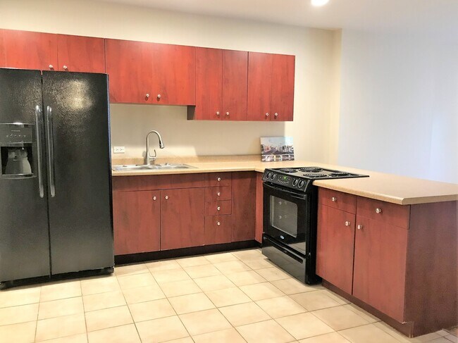 Building Photo - 750 S Oakley Blvd