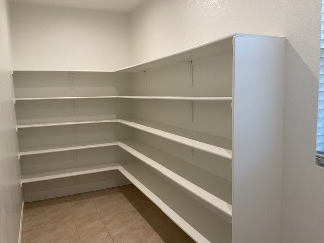 Building Photo - 644 Albany St