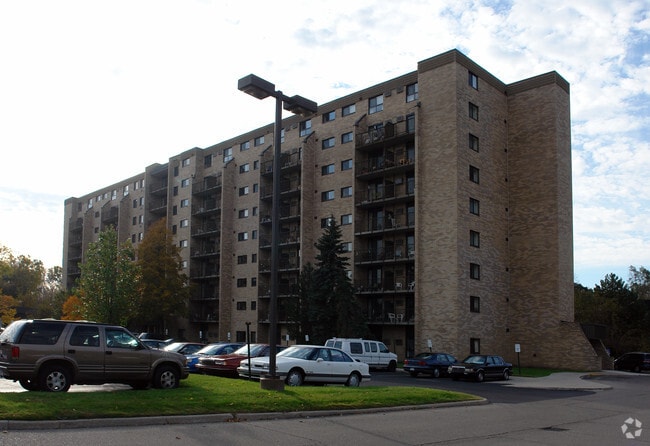Building Photo - Solberg Tower