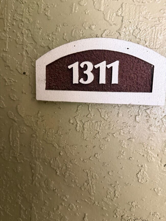 Building Photo - Waterford Lakes - 2 bed/2 bath condo AVAILABLE NOW!