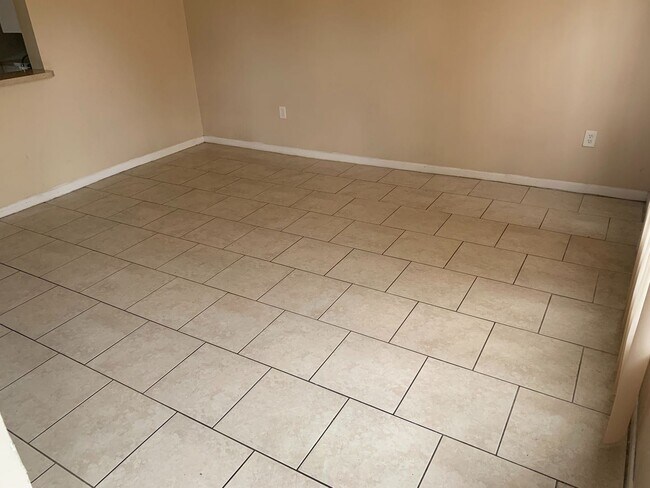 Foto del edificio - 2 br, 2 bath House - 5900 22ND AVE N UNIT 1