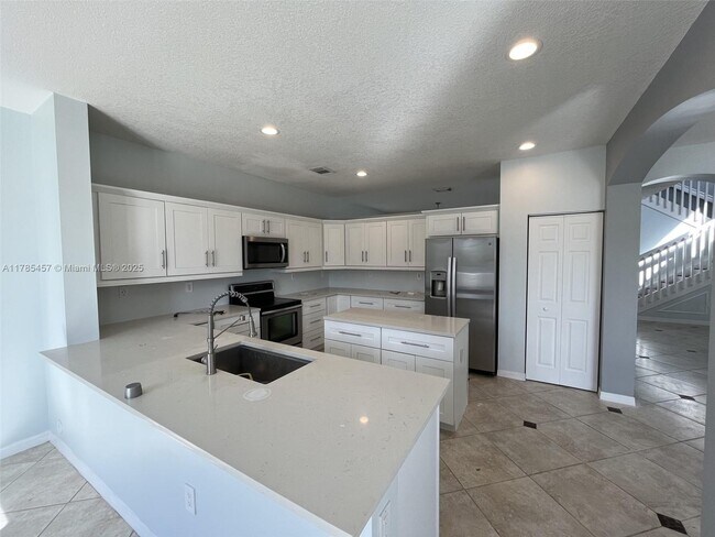 Foto del edificio - 14670 SW 132nd Ct