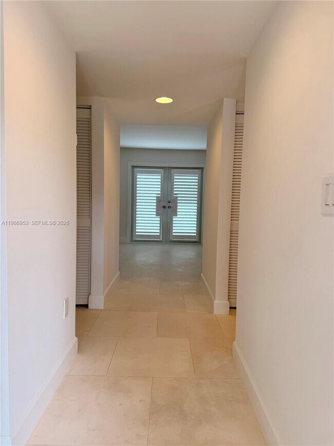 Foto del edificio - 5570 SW 70th Pl S