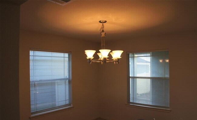 Building Photo - 814 Palo Duro Dr