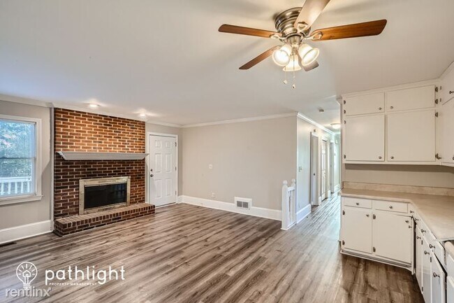 Foto del edificio - 5 br, 2 bath House - 2649 Majestic Cir UNIT