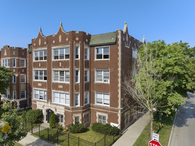 Building Photo - 2415 E 76th St
