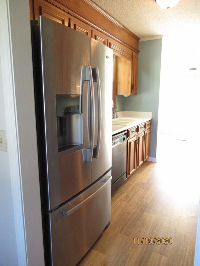 Foto del edificio - 5722 Whisperwood Dr