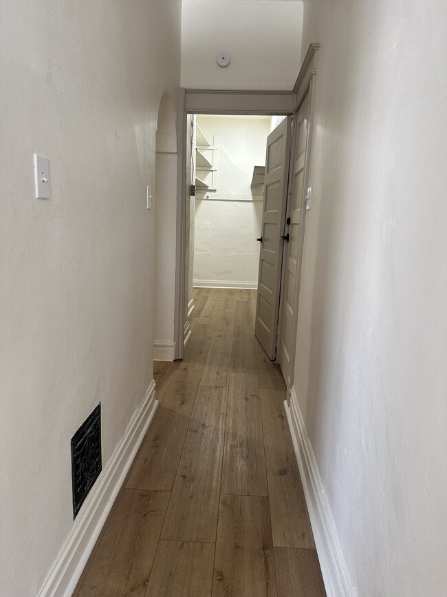 Building Photo - 3148 Miami St