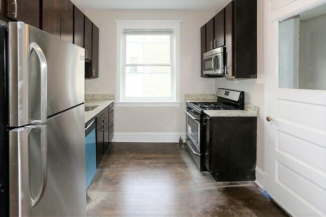 Building Photo - 1 bedroom in Chicago IL 60640