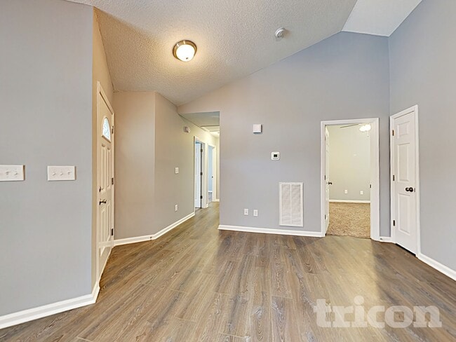 Building Photo - 125 Pinto Dr