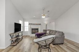 Foto del edificio - 453 Rush Park Cir