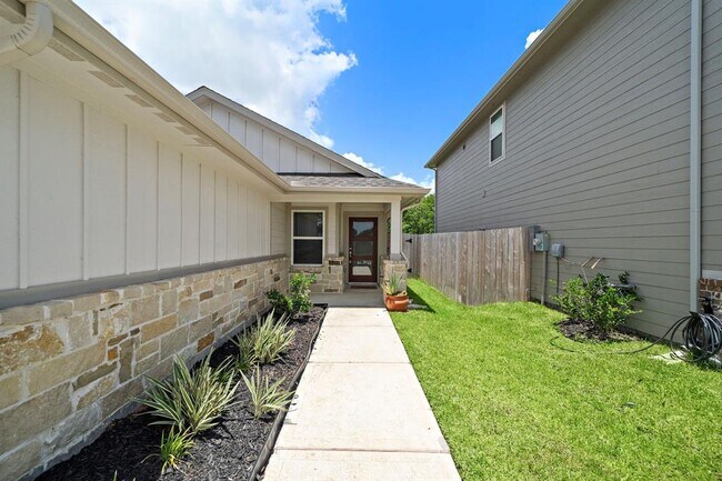 Foto del edificio - 5707 Madden Ln