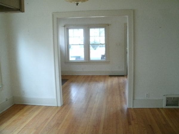 Building Photo - 140 Woodside Rd