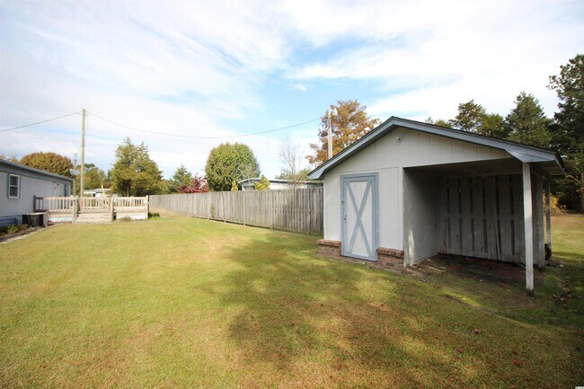 Building Photo - 1815 Cactus Dr