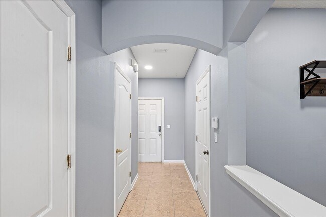 Foto del edificio - "Charming 3 Bed, 2.5 Bath Townhouse in Jac...