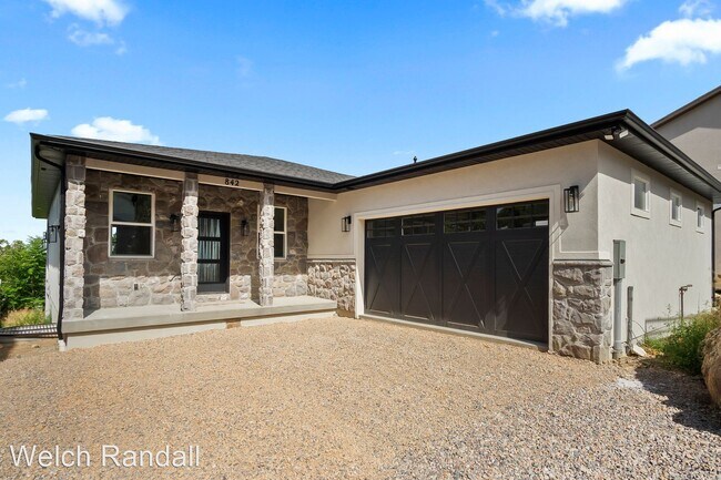 Foto del edificio - 4 br, 3.5 bath House - 842 South 140 East