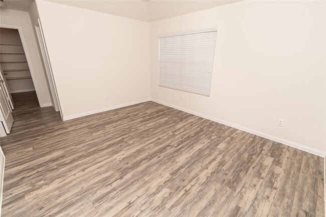 Building Photo - 5452 Quail Cove Ln