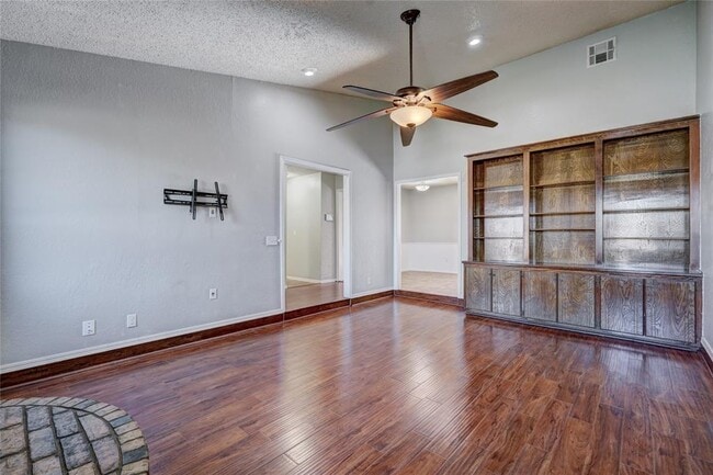 Foto del edificio - 13224 Marsh Ln