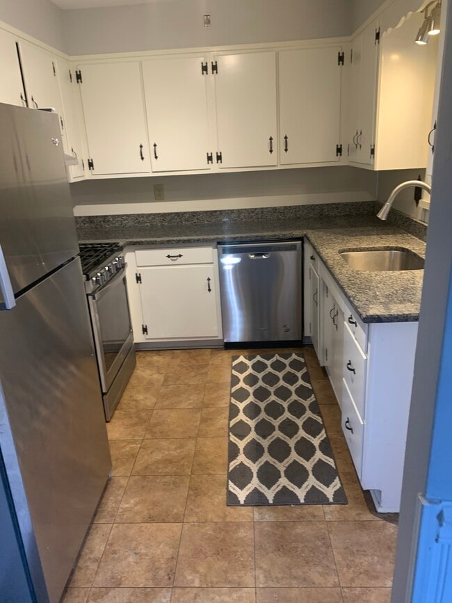 Building Photo - 2816 W Liberty St