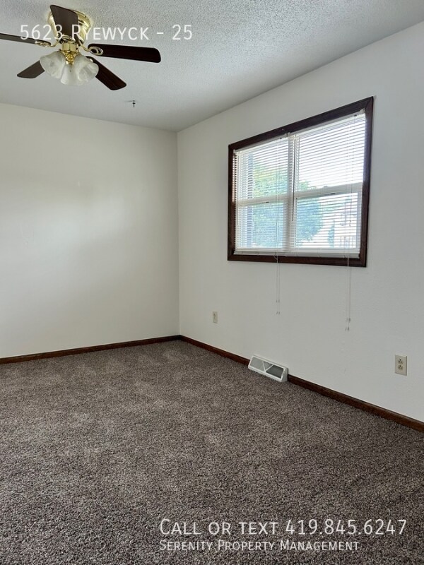 Building Photo - 5623 Ryewyck Dr