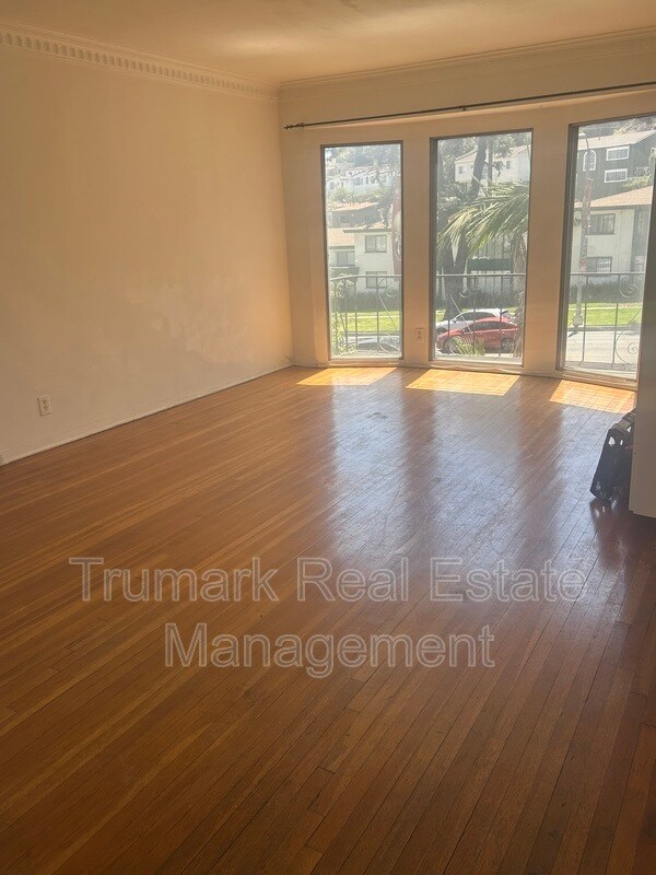 Foto del edificio - 3731 Los Feliz Blvd