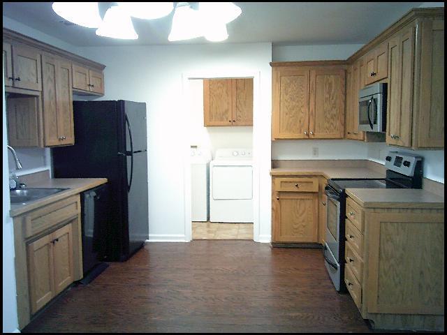 Building Photo - 1418 Pleasant Poplar Dr