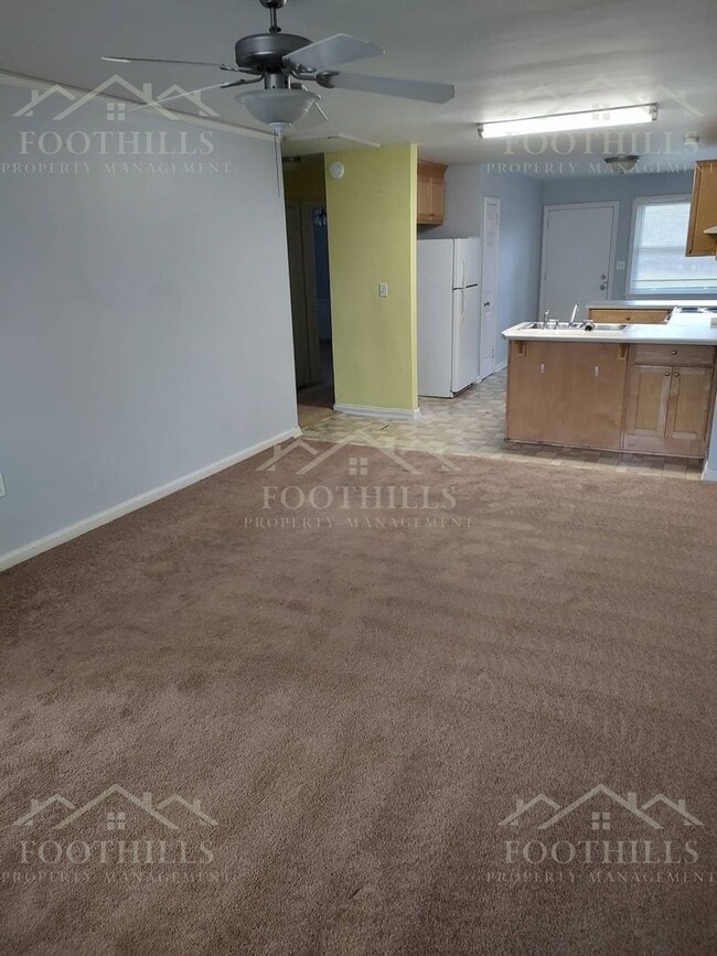 Building Photo - 2712 Cedar Ln