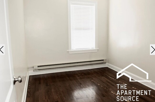 Foto del edificio - 3841 N Greenview Ave