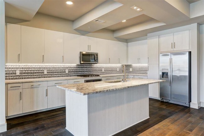 Building Photo - 1414 Wood Hollow Dr