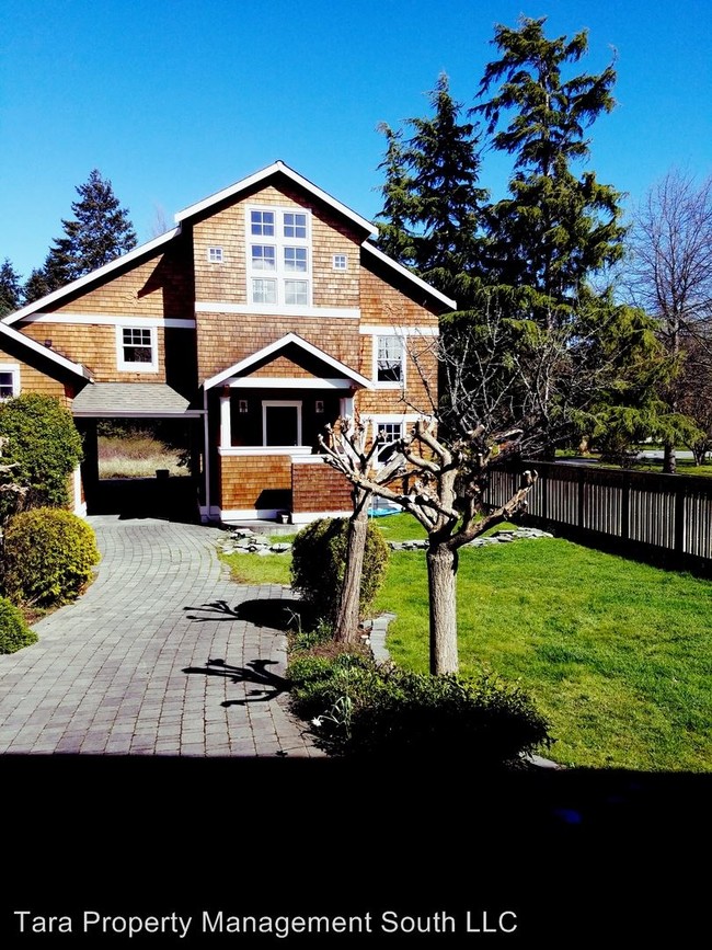 Building Photo - 5936 Cedar St