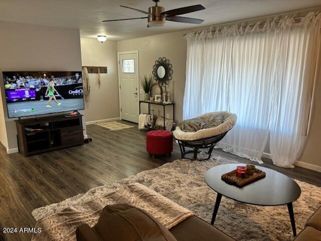 Foto del edificio - 9714 W Rolling Hills Dr