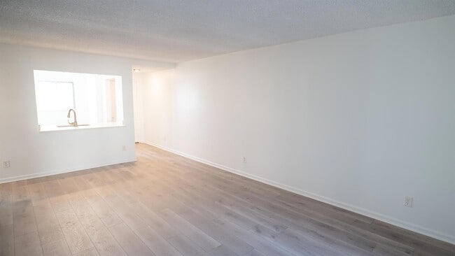 Foto del edificio - 136 NW 60th Ave