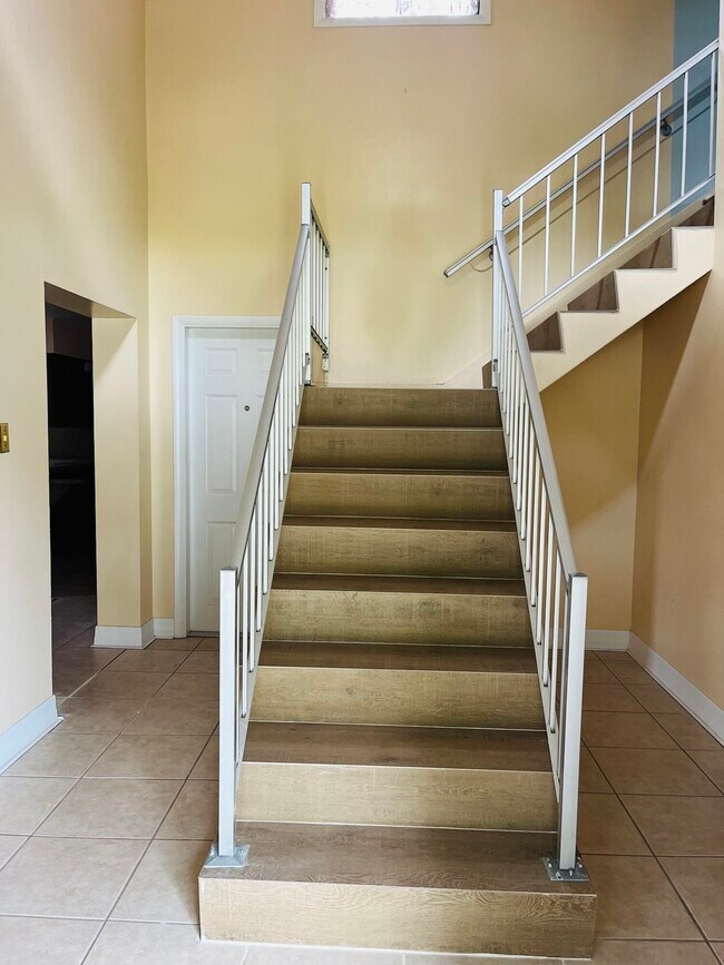 Foto del edificio - 4054 Greenwood Dr
