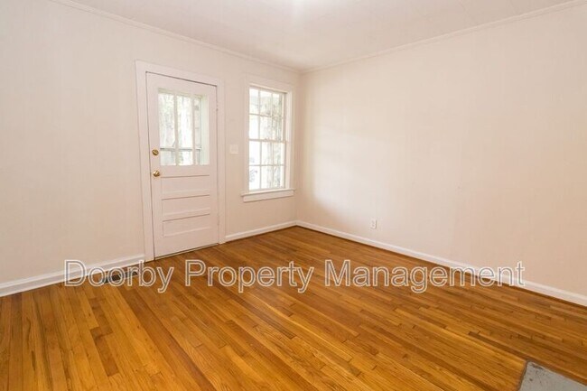 Foto del edificio - 1113 E 8th St