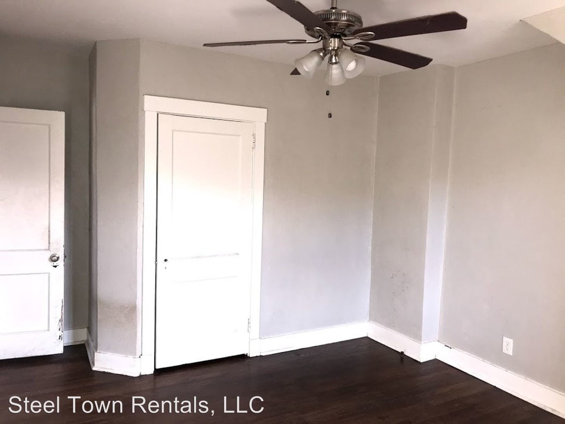 Building Photo - 3 br, 1 bath House - 283 Universal Road