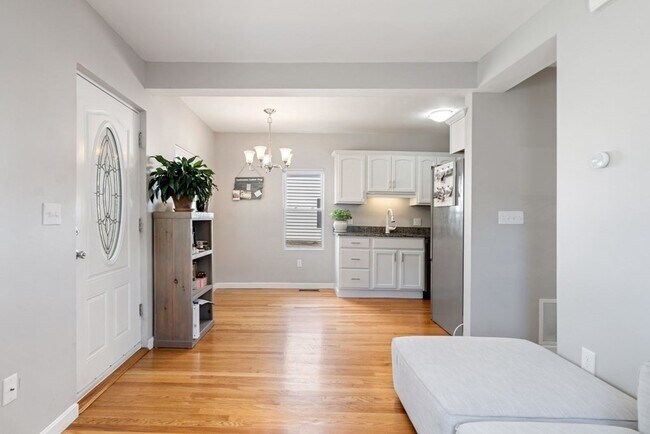 Foto del edificio - 123 Lakeview Ave