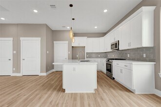 Building Photo - 28 Cmdr. Runco Ln