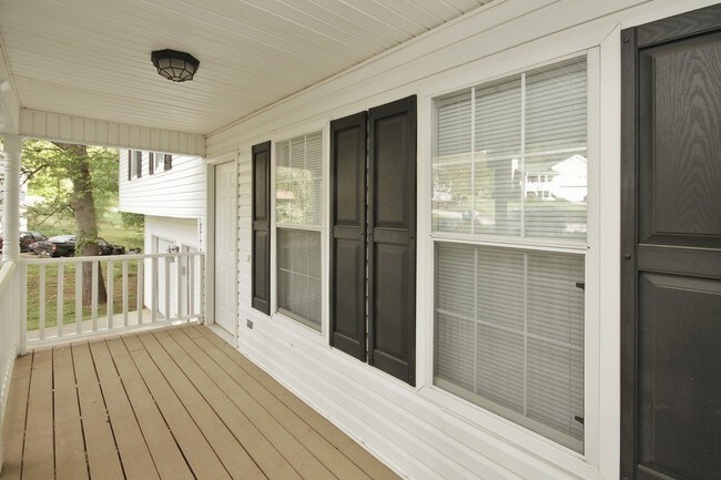 Foto del edificio - 5084 Holly Hock Dr