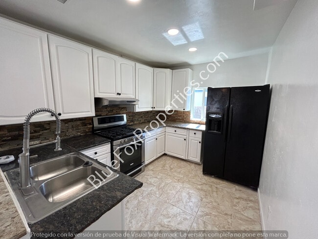 Foto del edificio - 2641 N Fontana Ave