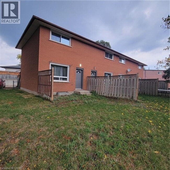 Building Photo - 809 Walter St