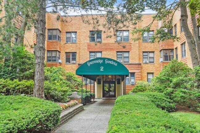 Welcome to 2 Greenridge Ave. - 2 Greenridge Ave